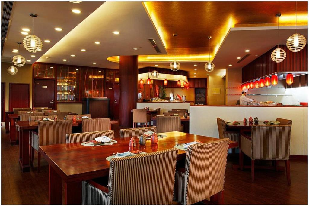 Howard Johnson Tech Center Plaza Hefei Bagian luar foto