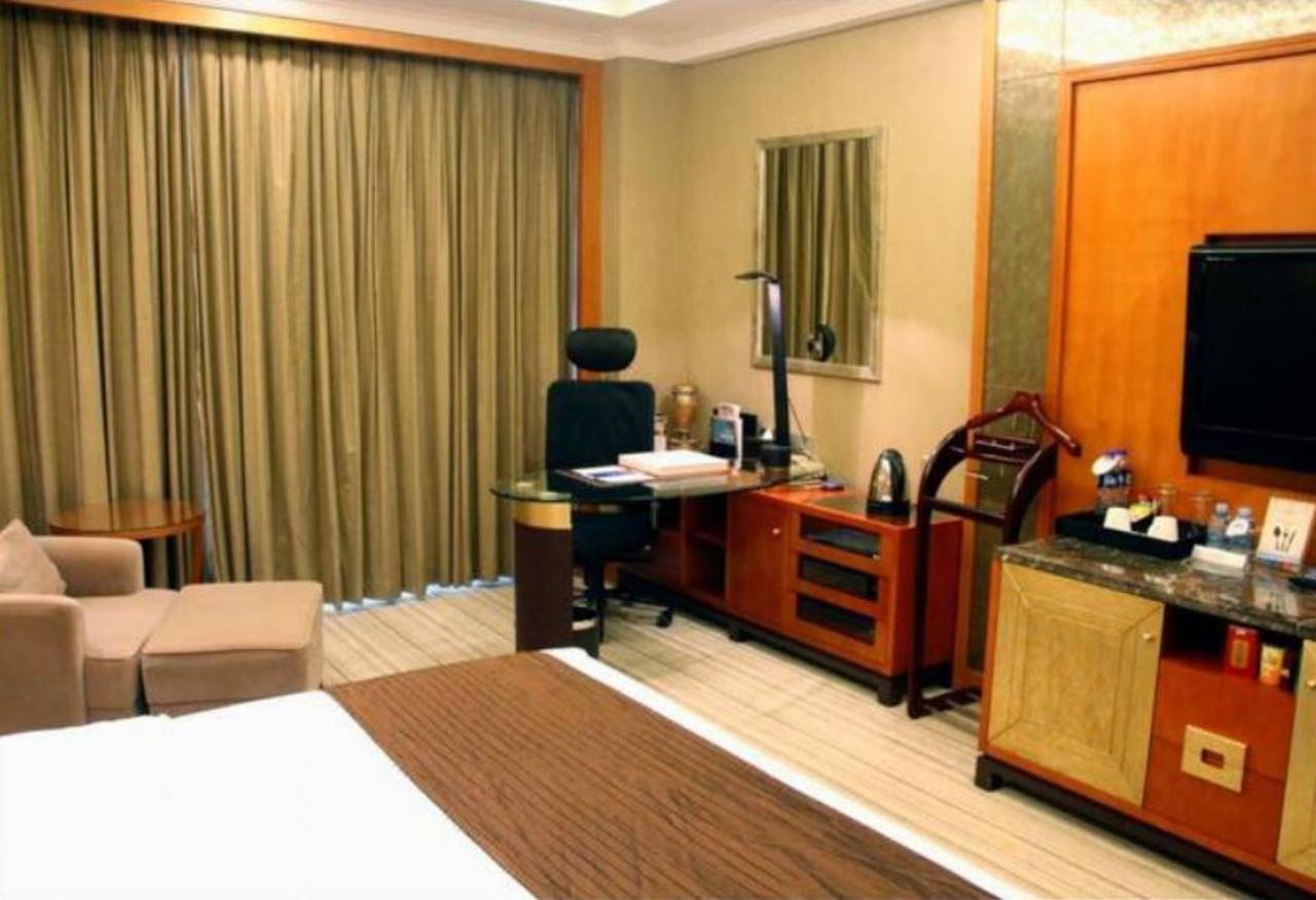 Howard Johnson Tech Center Plaza Hefei Bagian luar foto
